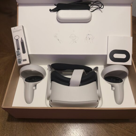 Meta Oculus Quest 2 – 256GB All-in-One VR Headset + Extras - Picture 4 of 8